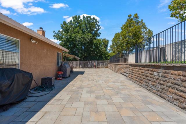 2190 Glarner Street, Hollister CA: https://media.crmls.org/mediaz/87caa212-ab7c-4ddd-bcce-3606fdd41d7e.jpg