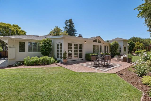 1435 Highland View Court, Los Altos CA: https://media.crmls.org/mediaz/87cab330-6a81-4ffd-ba1c-1b5a0cff8c9f.jpg