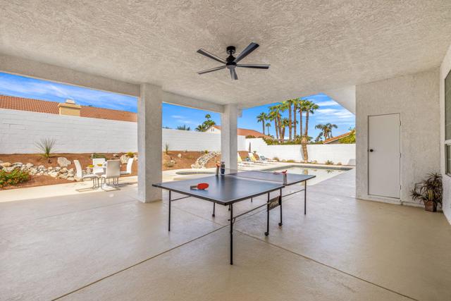 47215 Heliotrope Drive, Palm Desert CA: https://media.crmls.org/mediaz/87cace98-48b6-453c-b82f-db54ceb67d22.jpg