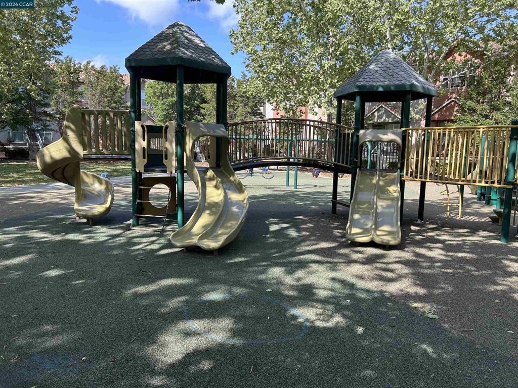 https://media.crmls.org/mediaz/87cb14f2-e973-42a8-b54e-1bf2aa401cdf.jpg?preset=X-Large