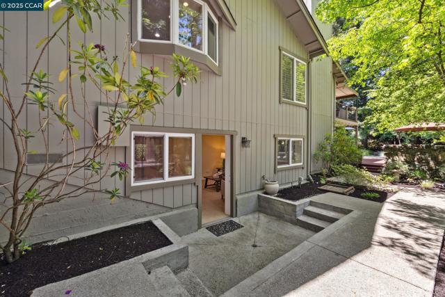 210 Still Creek Rd, Danville CA: https://media.crmls.org/mediaz/87cb28e1-b72d-4a9a-acbd-6b0be2302cb6.jpg