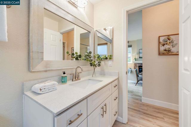 1320 Strawberry Court, Danville CA: https://media.crmls.org/mediaz/87cb6995-56de-49ec-b49d-47662aa6ac66.jpg