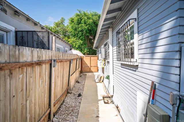 4175 Van Dyke Avenue, San Diego CA: https://media.crmls.org/mediaz/87ccfcba-12a1-422f-91c5-5e5fd10f2c8e.jpg