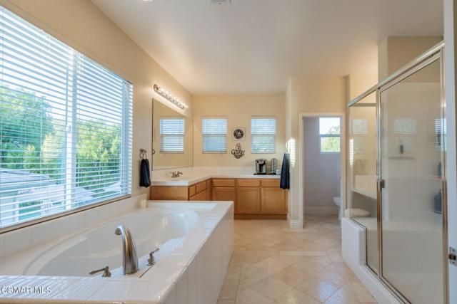 4260 Crabapple Court, Moorpark CA: https://media.crmls.org/mediaz/87cd46a9-ab96-42d7-bec2-0fdafe5566b5.jpg