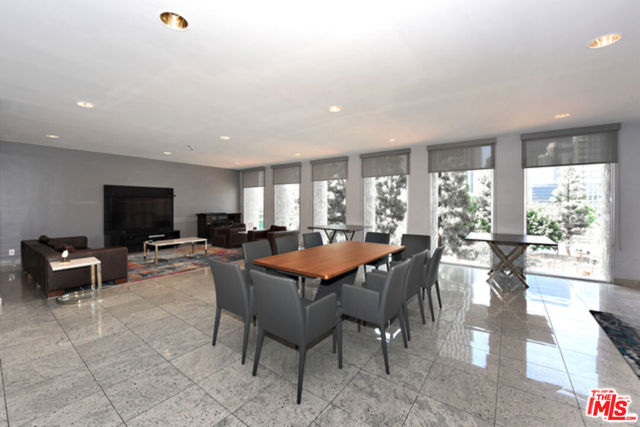 800 W 1ST Street, Los Angeles CA: https://media.crmls.org/mediaz/87cd86e1-7b7b-4c37-98dc-1bca1da1d388.jpg