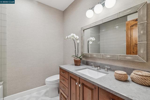 Image 25 of 60 For 1121 Rahara Dr.