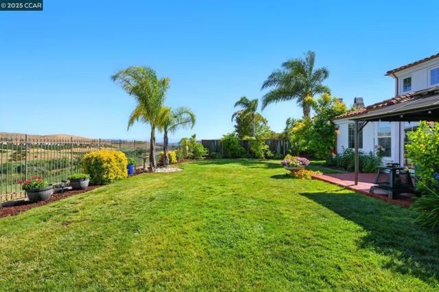 416 Ustilago Ct, San Ramon CA: https://media.crmls.org/mediaz/87cda374-cf52-46b5-bbac-009f2f1ca4ea.jpg