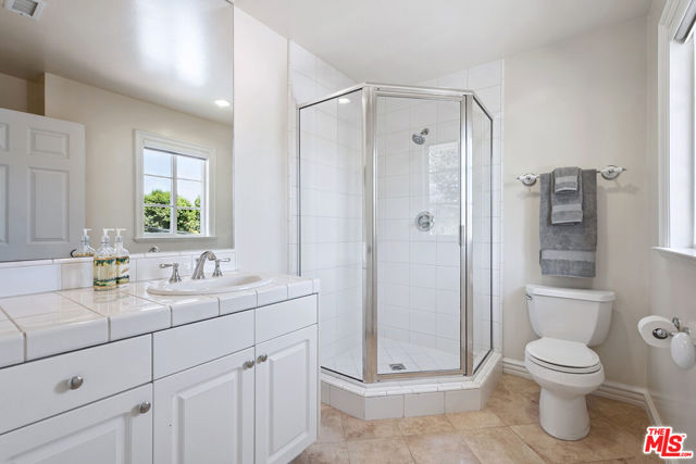 23040 Blue Bird Drive, Calabasas CA: https://media.crmls.org/mediaz/87cdb708-7857-4e82-88fe-575f209fb2c3.jpg