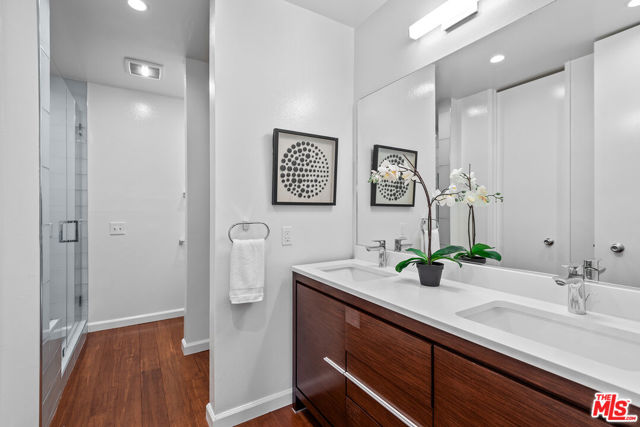 1887 Greenfield Avenue, Los Angeles CA: https://media.crmls.org/mediaz/87ce4fbb-3fbd-4dd6-a2d8-96351f1cc5e6.jpg
