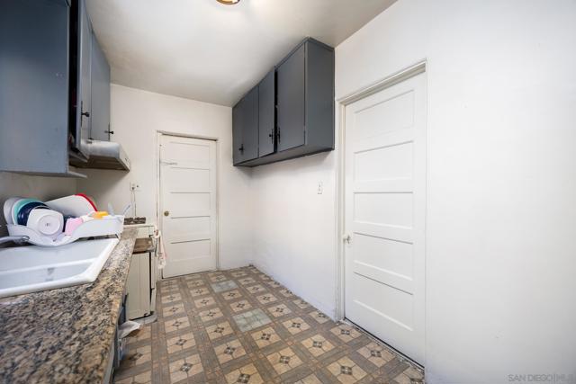 Image 9 of 32 For 3833 42nd St