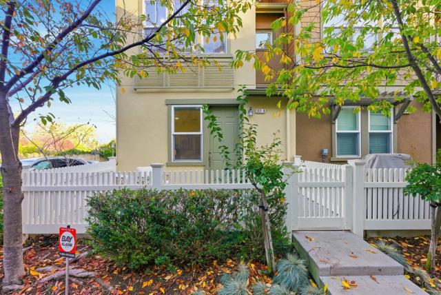 203 Peppermint Tree Terrace, Sunnyvale CA: https://media.crmls.org/mediaz/87ceaa90-92b1-4946-aa2f-db312d708b1d.jpg