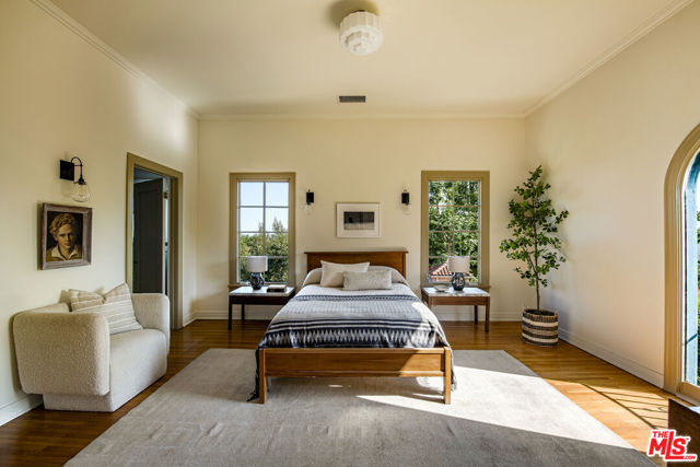2250 N Berendo Street, Los Angeles CA: https://media.crmls.org/mediaz/87ceab6f-2f62-42e0-a511-179bb0bcbfe1.jpg