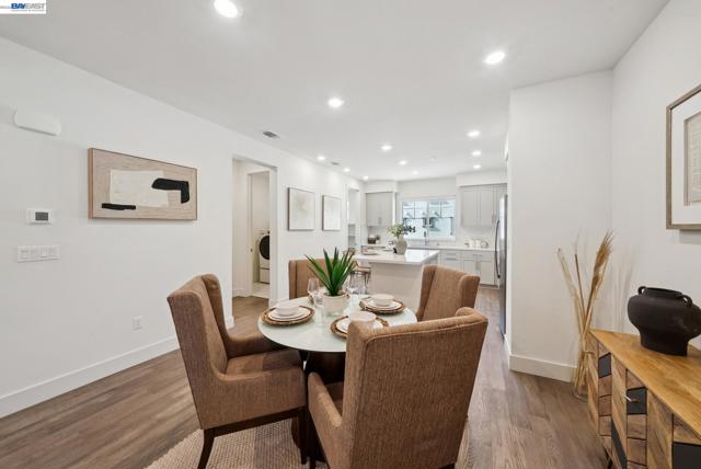 57109 Via Vicenza, San Ramon CA: https://media.crmls.org/mediaz/87cec1cd-896f-4952-b4d4-ec98e52d69e6.jpg