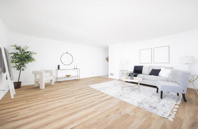 Detail Gallery Image 6 of 26 For 424 Stratford Ct #B11,  Del Mar,  CA 92014 - 2 Beds | 2 Baths