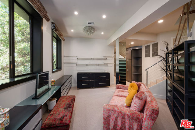 3000 Cornwall Drive, Glendale CA: https://media.crmls.org/mediaz/87cf90b4-c0b7-4318-aab4-dd30894c3e1b.jpg