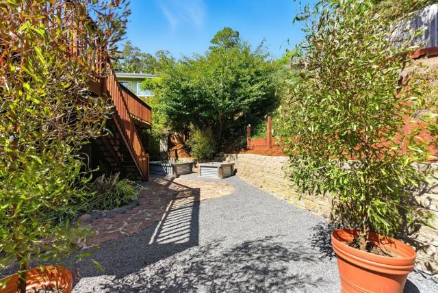 422 Avenue Portola, El Granada CA: https://media.crmls.org/mediaz/87d01436-d5f0-4fb5-b410-e7fc3c1c78e8.jpg