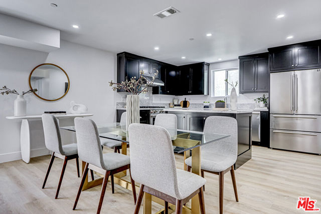 1291 Sycamore, Los Angeles CA: https://media.crmls.org/mediaz/87d0eb22-ca03-4471-a516-d5116531dccb.jpg
