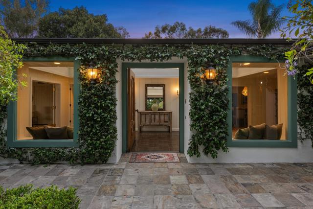 Detail Gallery Image 9 of 43 For 15306 Las Planideras, Rancho Santa Fe,  CA 92067 - 6 Beds | 3/1 Baths