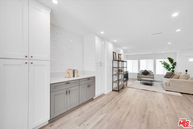 14642 Runnymede Street, Van Nuys CA: https://media.crmls.org/mediaz/87d11b4e-e31a-45aa-aaea-945a44a50b6f.jpg