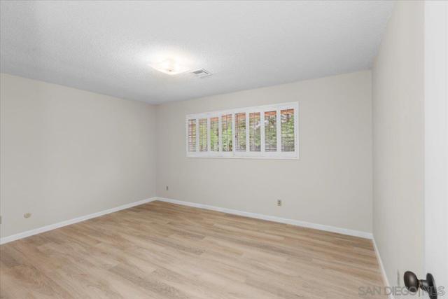 13128 Via Del Toro, Poway CA: https://media.crmls.org/mediaz/87d1e6c0-3763-4192-801e-71029ee92dfe.jpg