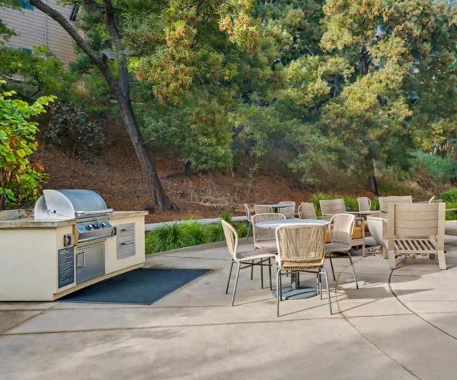 400 El Camino Real, Belmont CA: https://media.crmls.org/mediaz/87d21962-73dd-4b62-95dd-6f022aaa353c.jpg