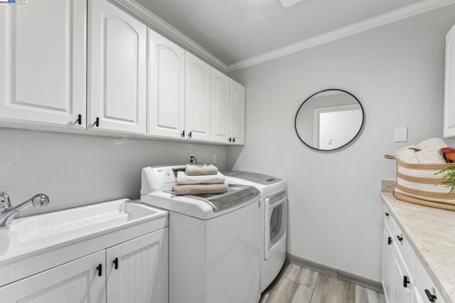 4613 Mirador Dr, Pleasanton CA: https://media.crmls.org/mediaz/87d2611a-b316-4d25-b4e7-8ba043fbc5ed.jpg