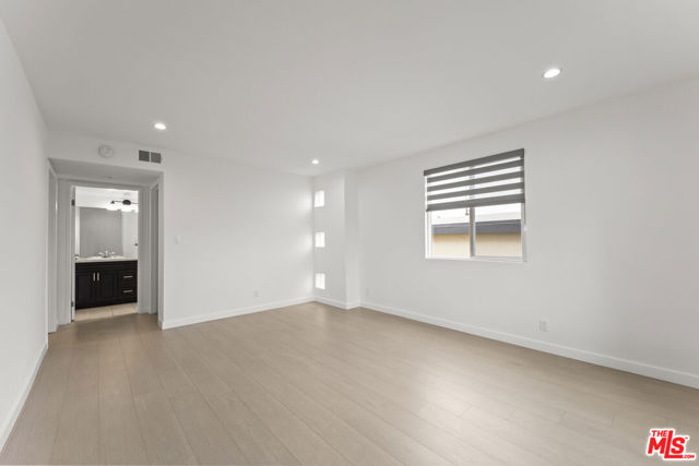 712 Pacific Street, Santa Monica CA: https://media.crmls.org/mediaz/87d2c509-6c14-42a0-a5be-0933bf0b7b11.jpg