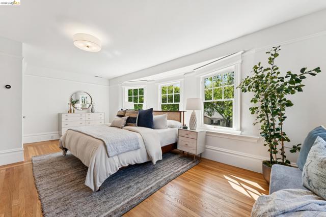 Image 30 of 60 For 2035 Francisco St