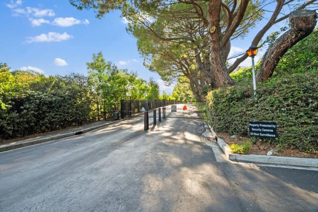1100 Sharon Park Drive, Menlo Park CA: https://media.crmls.org/mediaz/87d44dc4-38d5-486d-8db5-eed74848f1d6.jpg