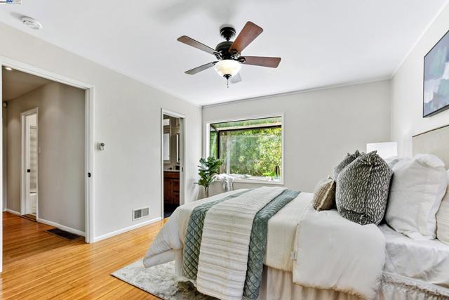 2593 El Caminito, Oakland CA: https://media.crmls.org/mediaz/87d4f990-667b-406b-b6f0-4ebd698fdb9d.jpg