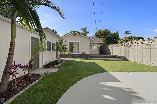 311 B Ave, Coronado CA: https://media.crmls.org/mediaz/87d5105b-849d-4d8d-9332-75a626dcff37.jpg