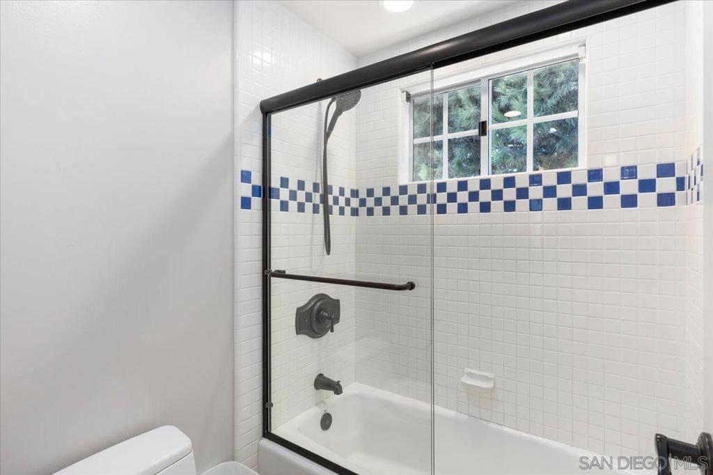 MLS #250037042SD image #23