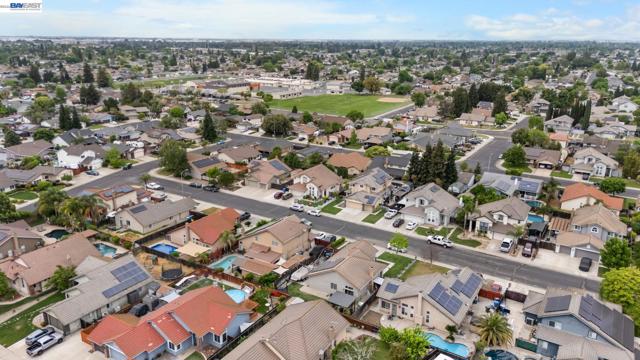 502 Chablis Way, Manteca CA: https://media.crmls.org/mediaz/87d5b4c5-1e10-41b8-94ac-57a6236b211e.jpg