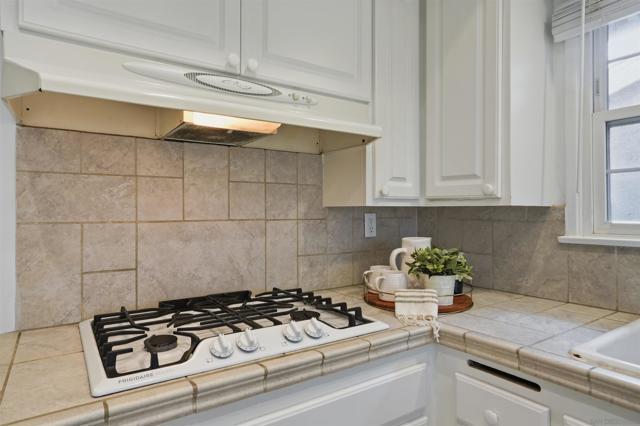 1806 Stewart St, Oceanside CA: https://media.crmls.org/mediaz/87d5cb97-5a41-4266-99b7-8953d81954e0.jpg