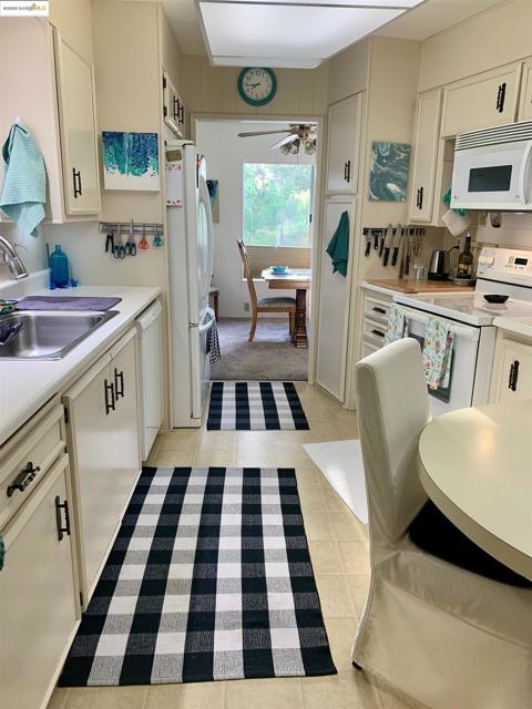 26 Bradley Lane, Antioch CA: https://media.crmls.org/mediaz/87d5cf93-ace4-464e-83c3-8c962c676c82.jpg