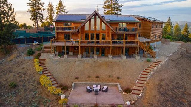 2081 Ponderosa Way, Murphys CA: https://media.crmls.org/mediaz/87d61f11-a5c4-46eb-b260-89874f234cf4.jpg