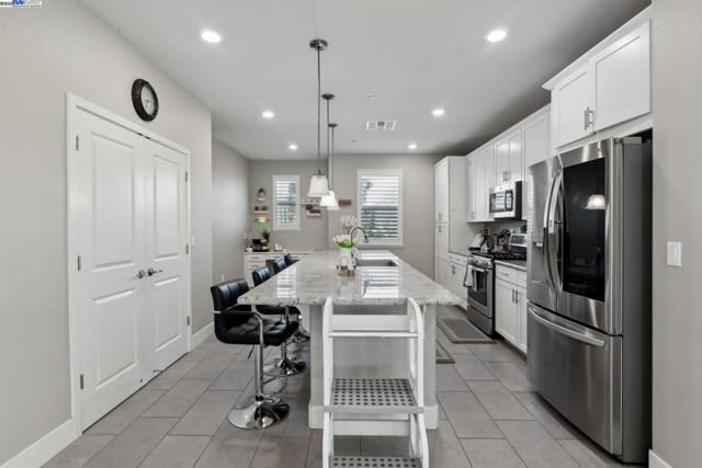 Image 10 of 53 For 3062 Maguire Way