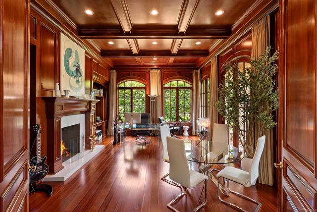 6369 Clubhouse Drive, Rancho Santa Fe CA: https://media.crmls.org/mediaz/87d6b327-9451-4aa2-ac7a-72abee605012.jpg