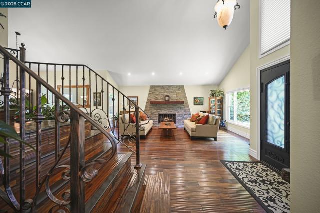 635 Canyon Crest Rd. E., San Ramon CA: https://media.crmls.org/mediaz/87d7373c-429a-48e2-9499-16dfb23eaece.jpg