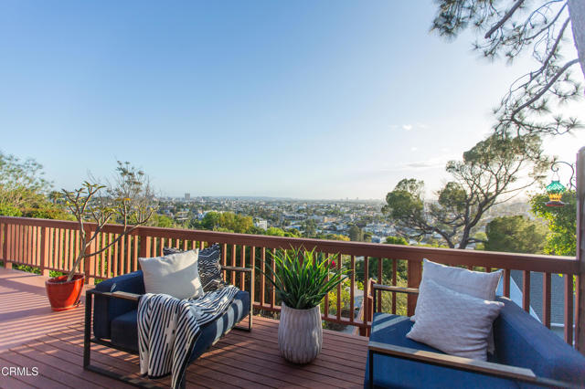 3880 Clayton W Avenue, Los Angeles CA: https://media.crmls.org/mediaz/87d7a7d4-f650-4e64-a081-bd3e454c8c66.jpg