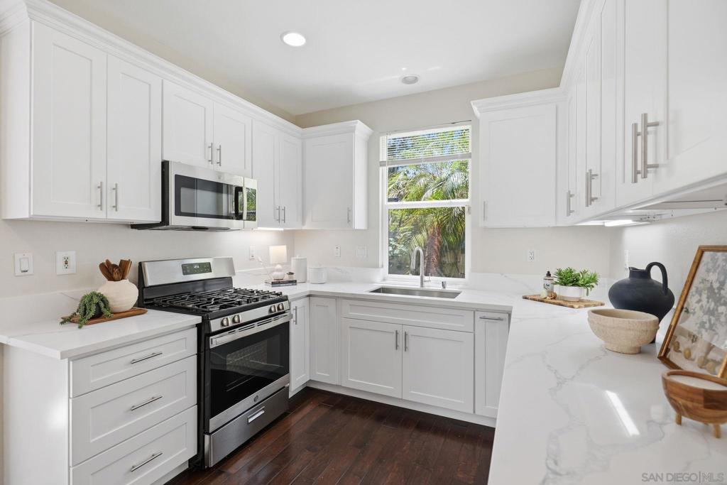 7385 Healis Pl - photo 12
