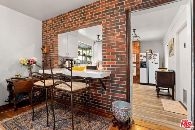 1186 Mcclellan Drive, Los Angeles CA: https://media.crmls.org/mediaz/87d8c0cf-b0c2-4e6e-aca6-f2fb86cc4b41.jpg