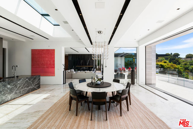 1108 Wallace, Beverly Hills CA: https://media.crmls.org/mediaz/87d93da5-6495-41c1-8e55-56125778f0c2.jpg