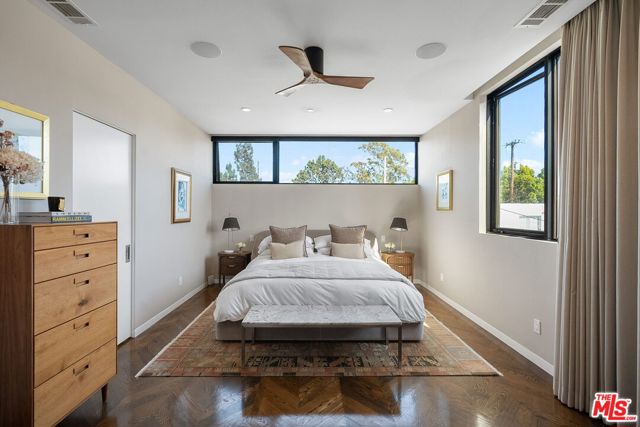 1102 Amoroso Place, Venice CA: https://media.crmls.org/mediaz/87d9aa97-214b-4a41-b482-50c98a98221f.jpg