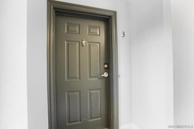 1045 Peach Ave, El Cajon CA: https://media.crmls.org/mediaz/87d9ddcf-a9c0-4aca-a7fb-bd99d74f362e.jpg