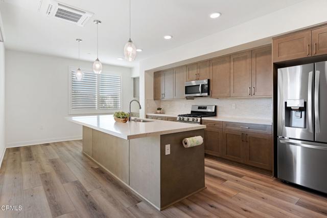 Detail Gallery Image 10 of 37 For 2860 Wagon Wheel Rd #203,  Oxnard,  CA 93036 - 3 Beds | 2/1 Baths