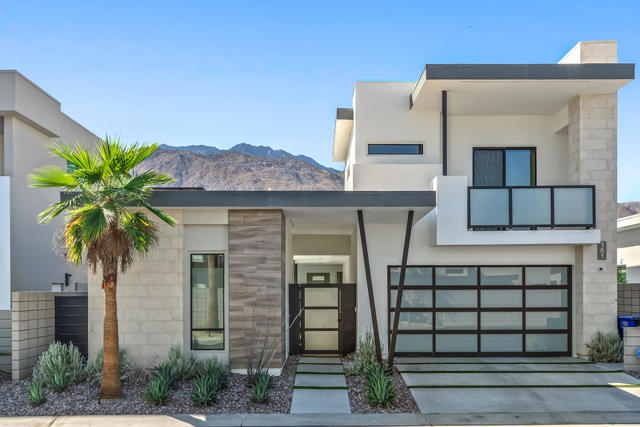 161 Holliday Way, Palm Springs CA: https://media.crmls.org/mediaz/87da299a-6c90-49af-95c0-2822229c8bde.jpg