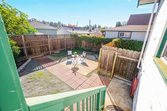 1781 B St, Hayward CA: https://media.crmls.org/mediaz/87da66f8-52f9-4247-b6f0-2fcb14bd54c7.jpg