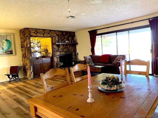 30809 Desert Shadow Rd, Castaic CA: https://media.crmls.org/mediaz/87da99f8-cf7f-468c-8b7c-a131ceaa6fd2.jpg