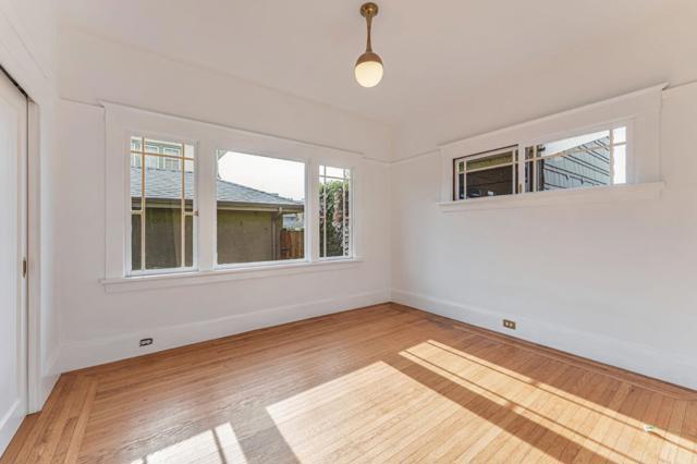 5150 Coronado Avenue, Oakland CA: https://media.crmls.org/mediaz/87daa377-ad15-476f-b461-c49800991ef5.jpg